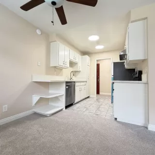 Photo #6: 260020671 Listing