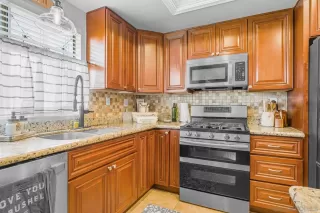 Photo #2: 260020715 Listing