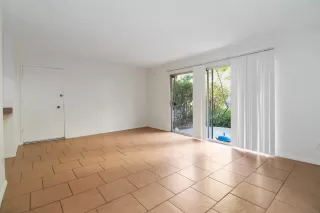 Photo #6: 2600247 Listing 