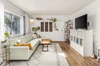 Photo #5: 2600251 Listing