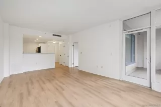 Photo #1: 2600276 Listing 