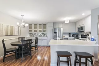 Photo #2: 2600298 Listing 