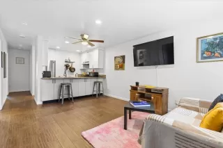 Photo #1: 2600314 Listing 