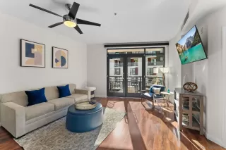 Photo #1: 2600333 Listing 