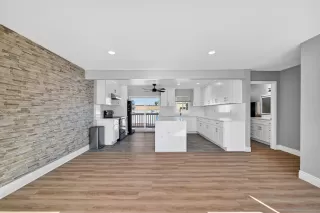 Photo #4: 2600338 Listing 