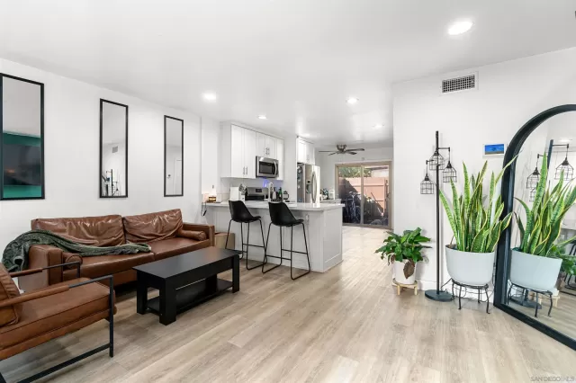 MLS: 2600344 Condo For Sale