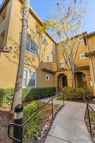 Photo #1: 2600372 Listing 