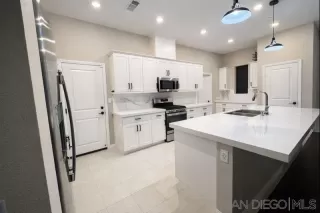 Photo #3: 2600373 Listing 