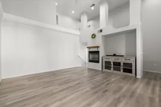 Photo #5: 2600401 Listing 