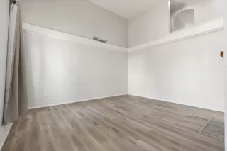 Photo #6: 2600401 Listing 