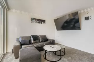 Photo #5: 2600435 Listing