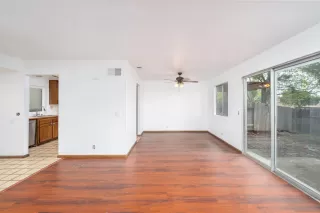 Photo #4: 2600448 Listing