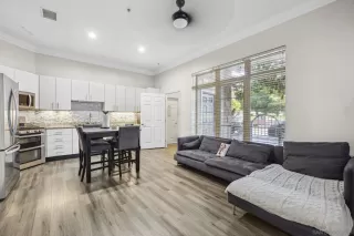 Photo #2: 2600465 Listing 