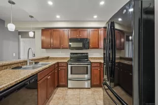 Photo #3: 2600466 Listing