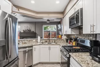 Photo #6: 2600469 Listing 