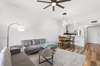 Photo #4: 2600472 Listing