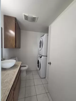 Photo #5: 2600572 Listing