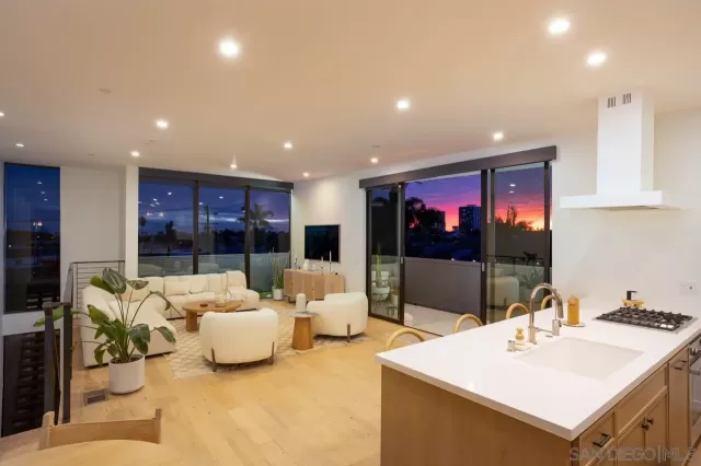 MLS: 2600604 Condo For Sale