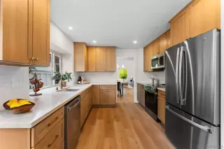 Photo #6: 2600627 Listing