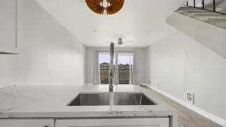 Photo #4: 2600710 Listing 