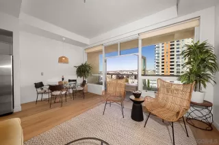 Photo #1: 2600729 Listing 