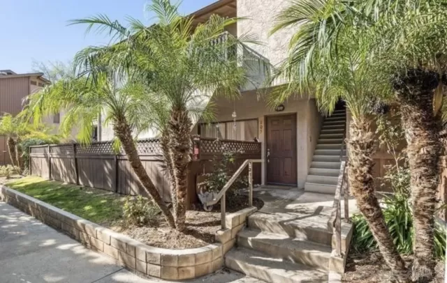 MLS: 2600736 Condo For Sale