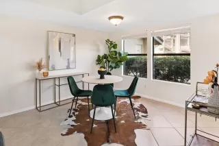 Photo #5: 2600748 Listing