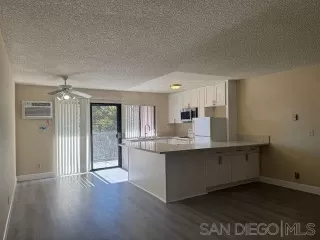 Photo #4: 2600811 Listing 