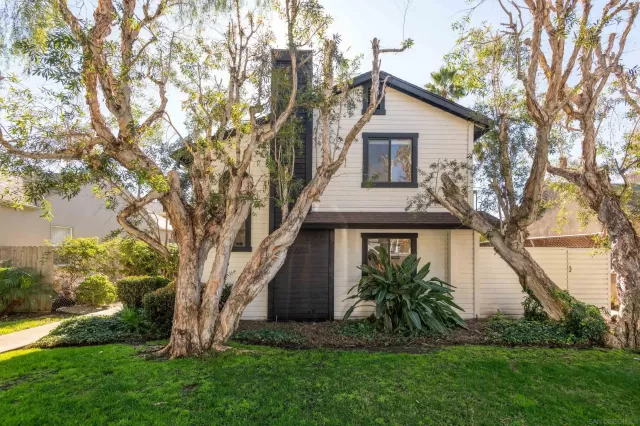 MLS: 2600815 Condo For Sale