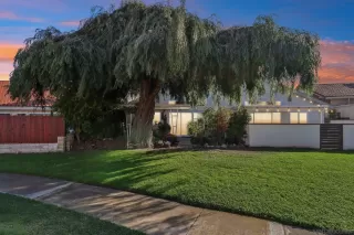 Photo #1: 2600832 Listing 