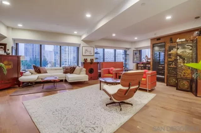 MLS: 2600871 Condo For Sale