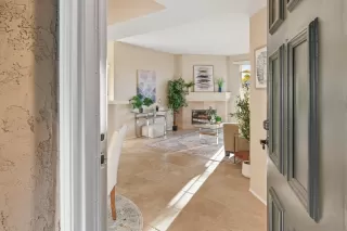 Photo #4: 2600929 Listing 