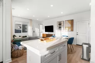 Photo #5: 2600938 Listing 