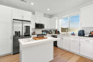 Photo #6: 2600938 Listing 