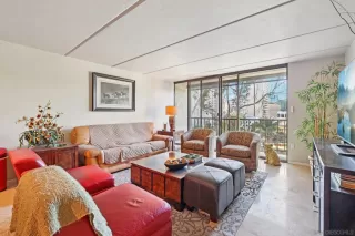 Photo #4: 2600971 Listing