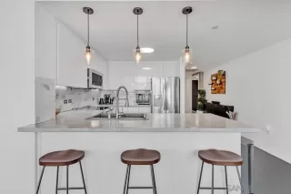 Photo #5: 2600985 Listing 