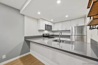 Photo #5: 2601000 Listing