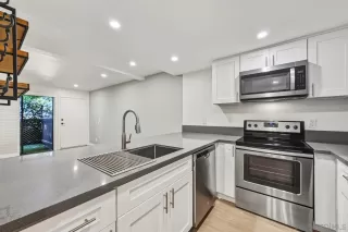 Photo #6: 2601000 Listing