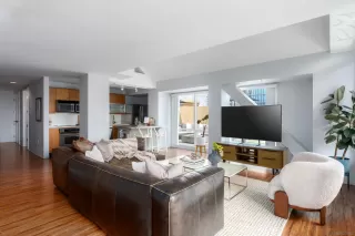 Photo #4: 2601020 Listing 