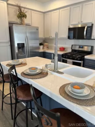 Photo #2: 2601022 Listing 