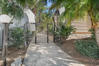 Photo #2: 2601046 Listing 