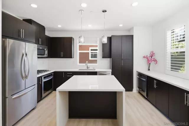 MLS: 2601057 Condo For Sale