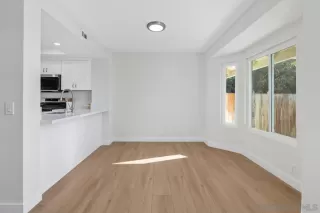 Photo #4: 2601065 Listing 