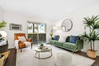 Photo #1: 2601093 Listing 