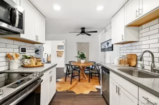 Photo #6: 2601093 Listing 