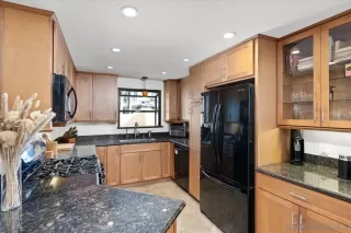 Photo #2: 2601094 Listing 