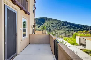 Photo #3: 2601102 Listing