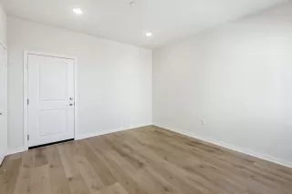 Photo #4: 2601102 Listing