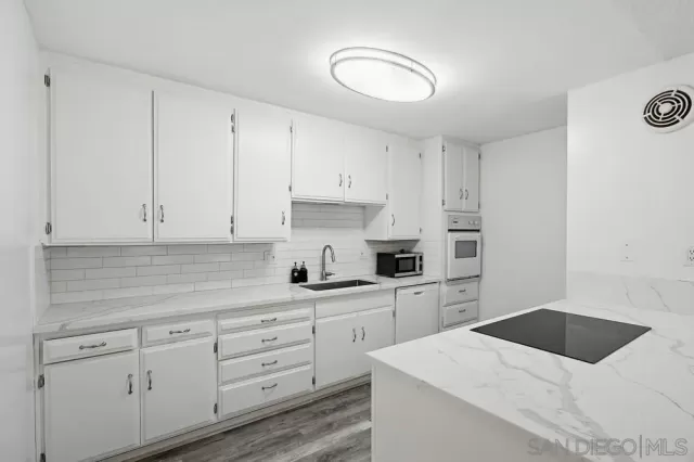 MLS: 2601150 Condo For Sale