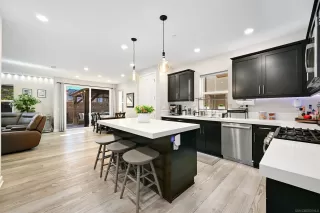 Photo #2: 2601151 Listing 